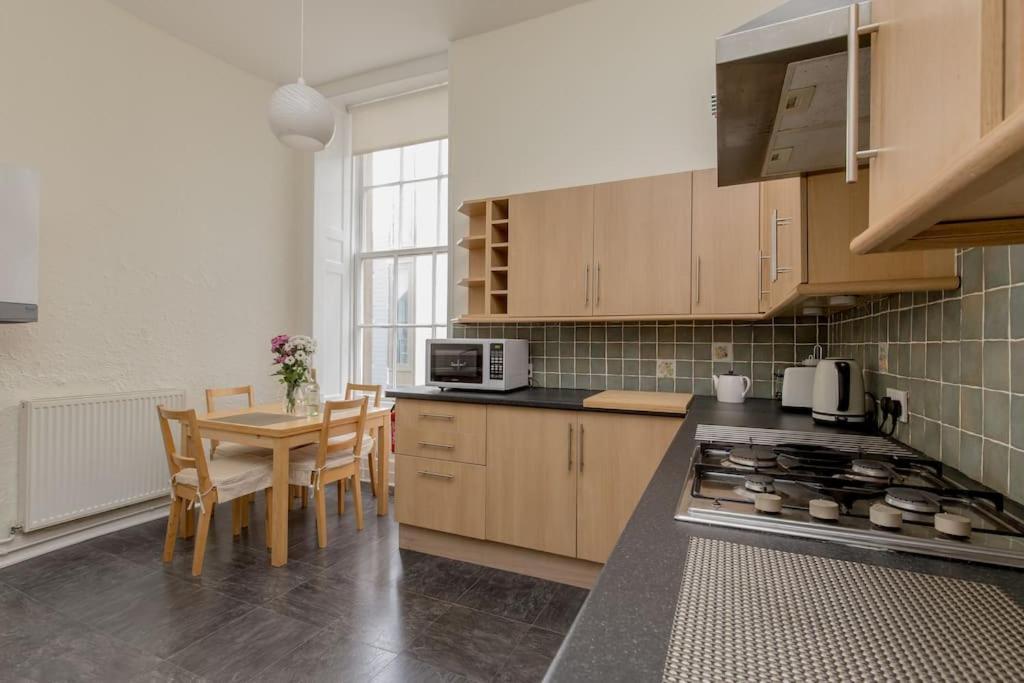 St James Quarter 2 Bed Apartment EDI Kültér fotó